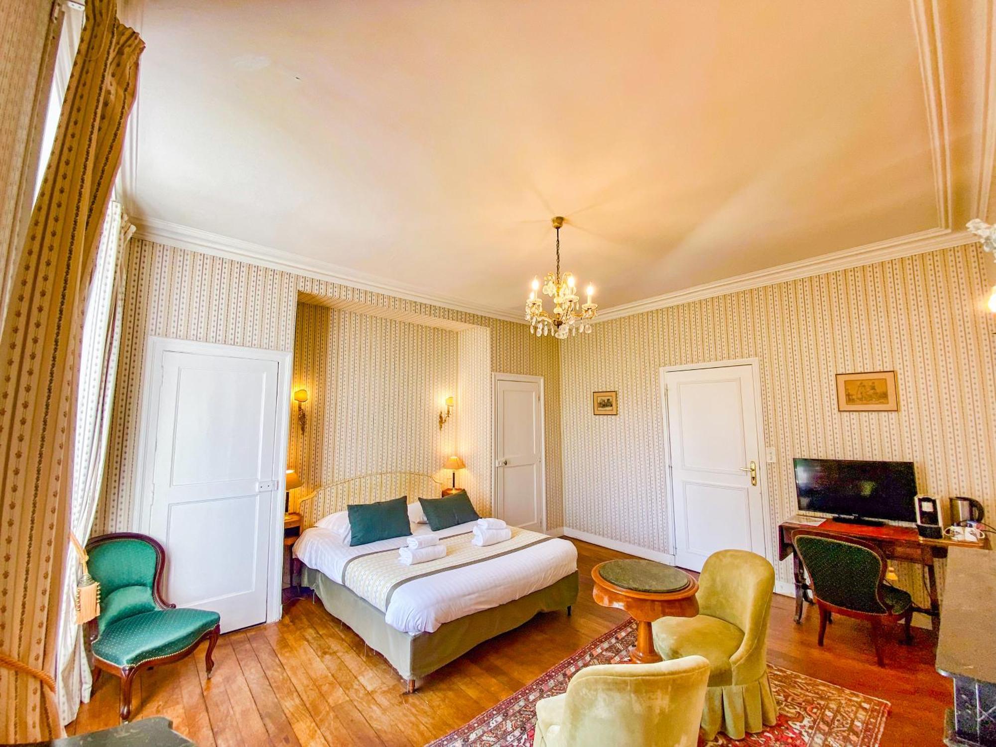 Hotel Haras De La Potardiere Crosmières Esterno foto